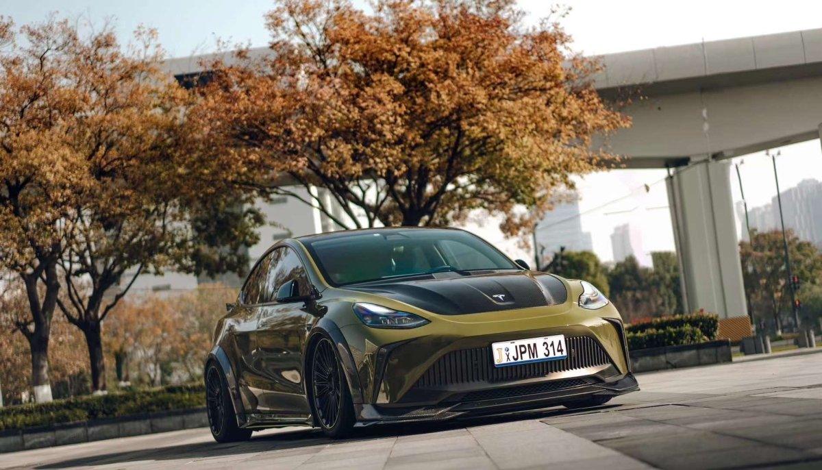 Tesla Model Y Performance AWD Long Range RWD Standard 2020 2021 2023 2024 with Aftermarket Parts - "STARSHIP" Stage 1 Corner Lip (2 pcs) & Stage 2 Corner Lip (4 pcs) & Front Bumper Carbon Fiber from Robot Craftsman