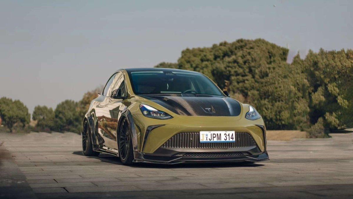 Tesla Model Y Performance AWD Long Range RWD Standard 2020 2021 2023 2024 with Aftermarket Parts - "STARSHIP" Stage 1 Corner Lip (2 pcs) & Stage 2 Corner Lip (4 pcs) & Front Bumper Carbon Fiber from Robot Craftsman