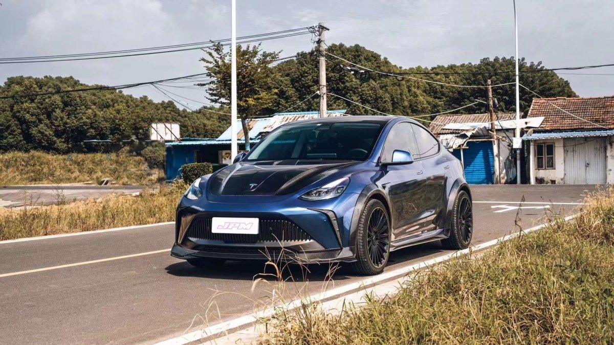Tesla Model Y Performance AWD Long Range RWD Standard 2020 2021 2023 2024 with Aftermarket Parts - "STARSHIP" Stage 1 Corner Lip (2 pcs) & Stage 2 Corner Lip (4 pcs) & Front Bumper Carbon Fiber from Robot Craftsman