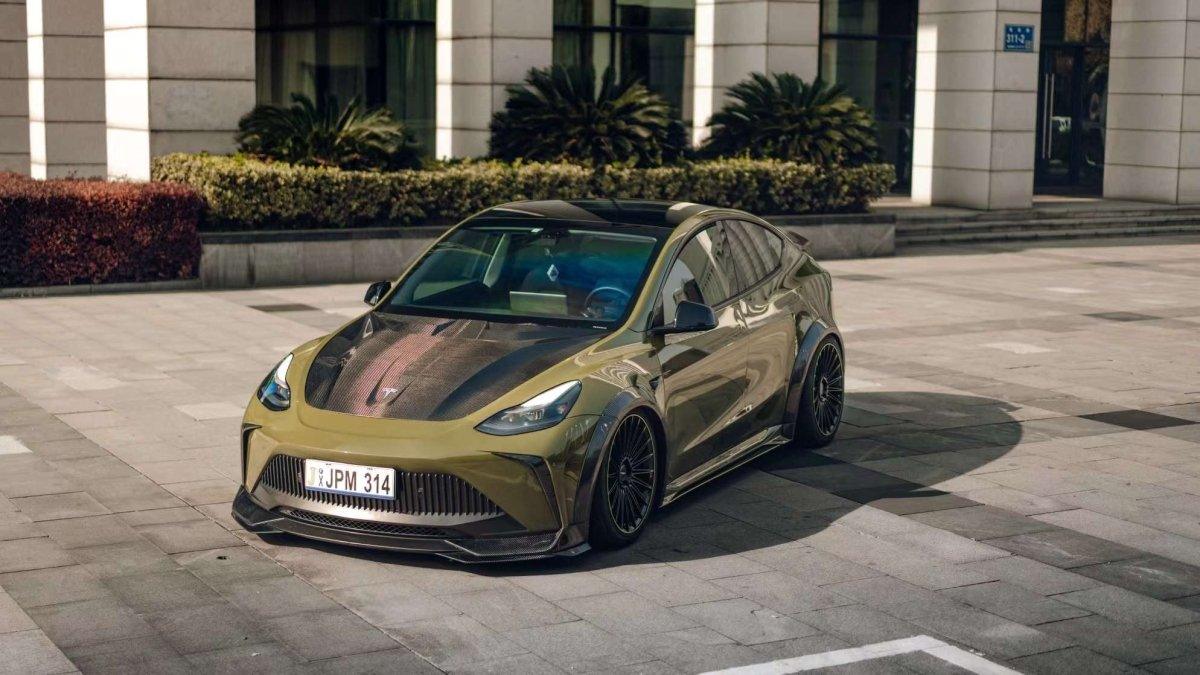 Tesla Model Y Performance AWD Long Range RWD Standard 2020 2021 2023 2024 with Aftermarket Parts - "STARSHIP" Stage 1 Corner Lip (2 pcs) & Stage 2 Corner Lip (4 pcs) & Front Bumper Carbon Fiber from Robot Craftsman