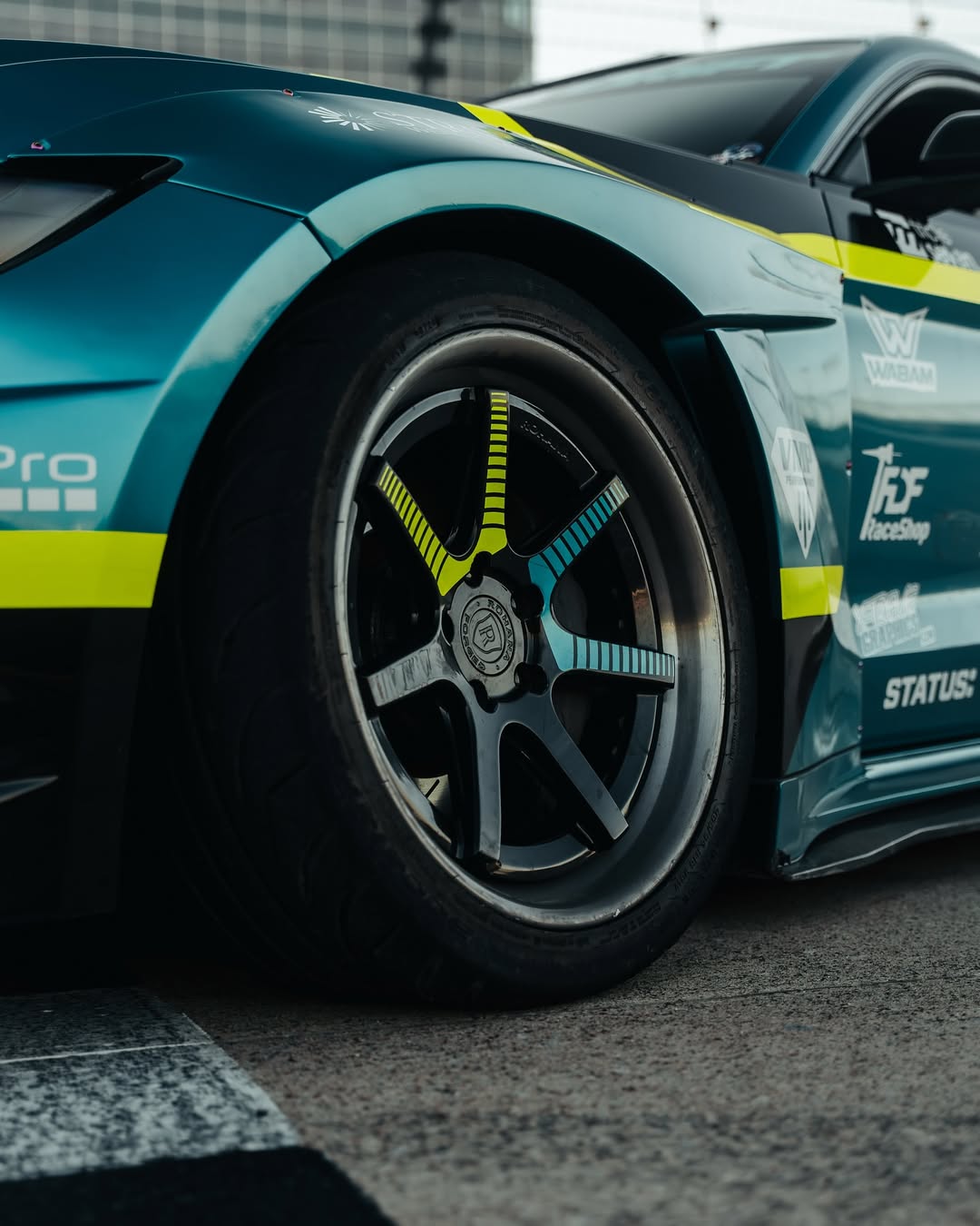 ord Mustang Ecoboost V6 GT S550.1 2015 2016 2017 & Mustang Ecoboost V6 GT March1 Bullitt S550.2 2018 2019 2020 2021 2022 2023 with Aftermarket Parts - " DAWN & DUSK " Widebody Fender Flares Wheel Arches & Side Skirts Carbon Fiber / FRP from Robot Craftsman