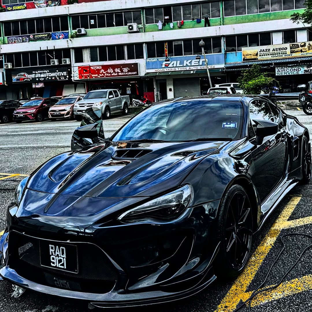 Toyota GT86 86 TRD GT SE Base ZN6 2017 2018 2019 2020 & Scion FR-S FRS ZN6 2013 2014 2015 2016 & BRZ TS Limited Premium ZN6 2013 2014 2015 2016 2017 2018 2019 2020 (compatible with ROBOT widebody kit) with Aftermarket Parts - Front Fenders Replacement & Rear Quarter Fender Flares & Side Skirts Carbon Fiber / FRP from Robot Craftsman