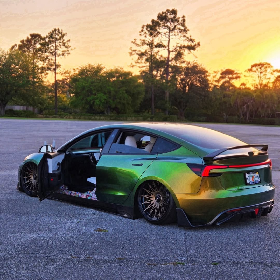 Tesla Model 3 Highland / Performance 2024-ON with Aftermarket Parts - Hacker Rear Wing Carbon Fiber / FRP from Robot Craftsman