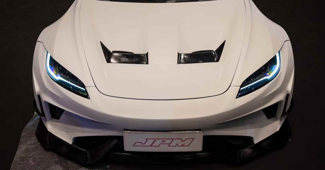 Tesla Model 3 Highland / Performance 2024-ON with Aftermarket Parts - Hacker Hood & Hood Garnish Carbon Fiber / FRP from Robot Craftsman