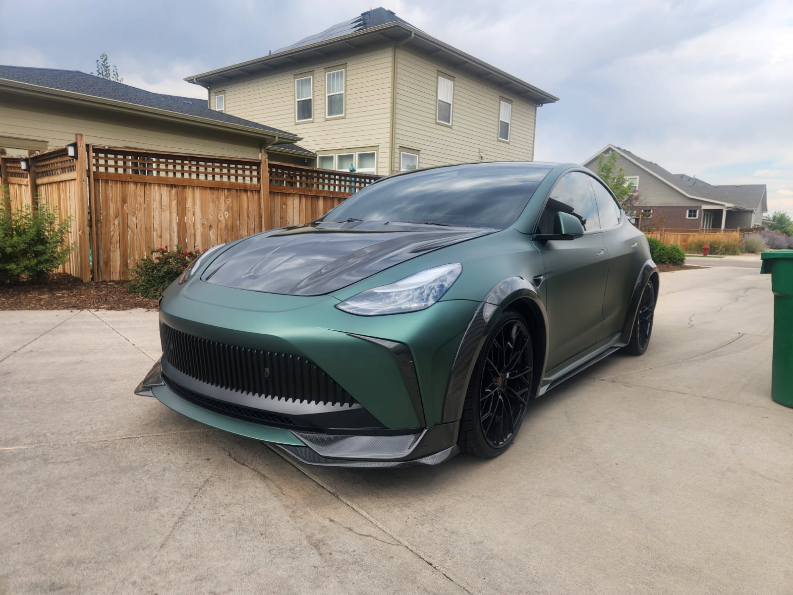 Tesla Model Y Performance AWD Long Range RWD Standard 2020 2021 2022 2023 2024 with Aftermarket Parts - "STARSHIP" Wheel Arches PP from Robot Craftsman