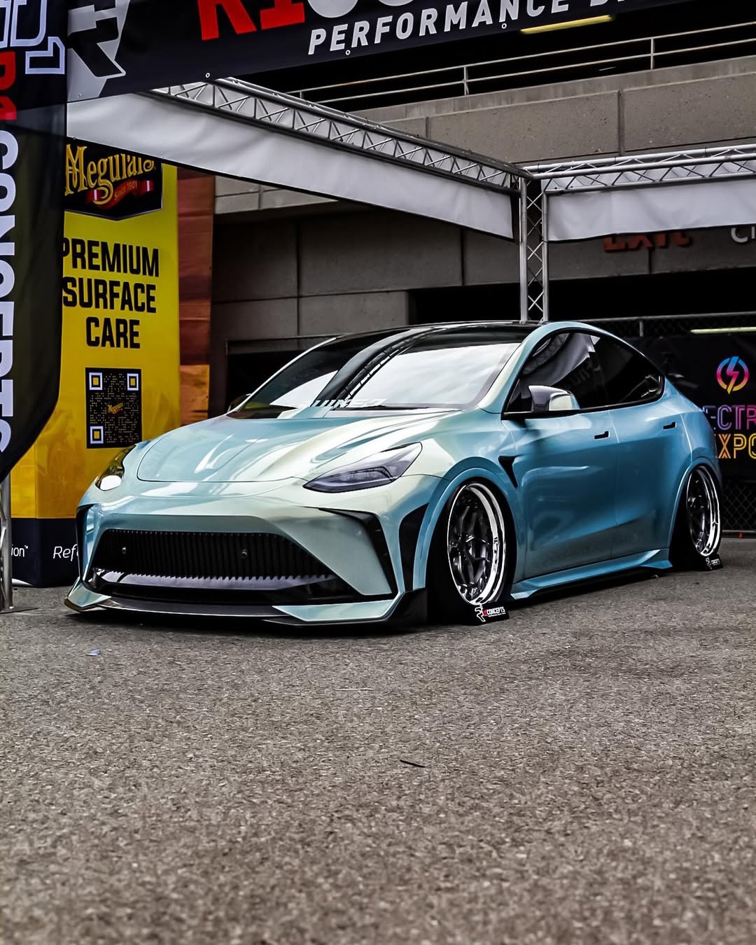 Tesla Model Y Performance AWD Long Range RWD Standard 2020 2021 2022 2023 2024 with Aftermarket Parts - "STARSHIP" Side Skirts PP from Robot Craftsman