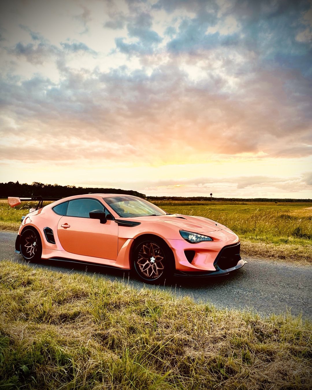 Toyota GT86 86 TRD GT SE Base ZN6 2017 2018 2019 2020 & Scion FR-S FRS ZN6 2013 2014 2015 2016 & BRZ TS Limited Premium ZN6 2013 2014 2015 2016 2017 2018 2019 2020 (compatible with ROBOT widebody kit) with Aftermarket Parts - Front Fenders Replacement & Rear Quarter Fender Flares & Side Skirts Carbon Fiber / FRP from Robot Craftsman