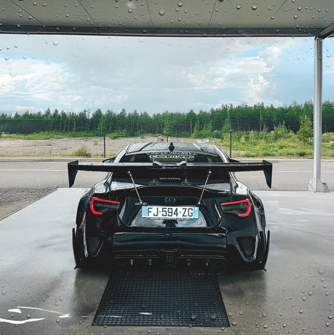 Toyota GT86 86 TRD GT SE Base ZN6 2017 2018 2019 2020 & Scion FR-S FRS ZN6 2013 2014 2015 2016 & BRZ TS Limited Premium ZN6 2013 2014 2015 2016 2017 2018 2019 2020 (compatible with ROBOT widebody kit) with Aftermarket Parts - Rear Bumper & Diffuser Carbon Fiber / FRP from Robot Craftsman