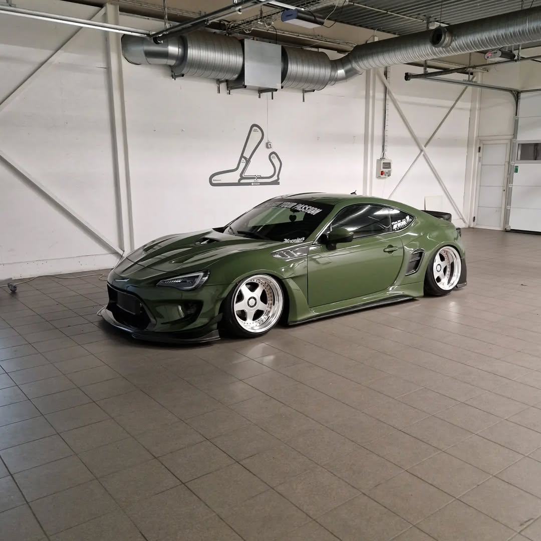 Toyota GT86 86 TRD GT SE Base ZN6 2017 2018 2019 2020 & Scion FR-S FRS ZN6 2013 2014 2015 2016 & BRZ TS Limited Premium ZN6 2013 2014 2015 2016 2017 2018 2019 2020 (compatible with ROBOT widebody kit) with Aftermarket Parts - Front Bumper & Lip Carbon Fiber / FRP from Robot Craftsman