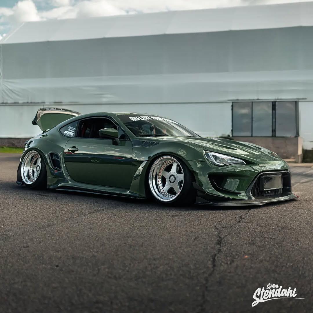 Toyota GT86 86 TRD GT SE Base ZN6 2017 2018 2019 2020 & Scion FR-S FRS ZN6 2013 2014 2015 2016 & BRZ TS Limited Premium ZN6 2013 2014 2015 2016 2017 2018 2019 2020 (compatible with ROBOT widebody kit) with Aftermarket Parts - Front Bumper & Lip Carbon Fiber / FRP from Robot Craftsman