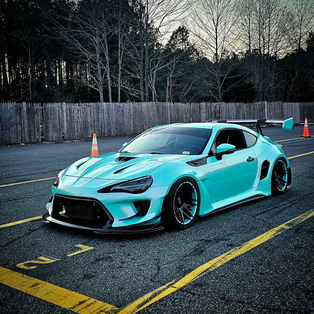 Toyota GT86 86 TRD GT SE Base ZN6 2017 2018 2019 2020 & Scion FR-S FRS ZN6 2013 2014 2015 2016 & BRZ TS Limited Premium ZN6 2013 2014 2015 2016 2017 2018 2019 2020 (compatible with ROBOT widebody kit) with Aftermarket Parts - Replacement Hood Scoop& Hood Bonnet Carbon Fiber / FRP from Robot Craftsman