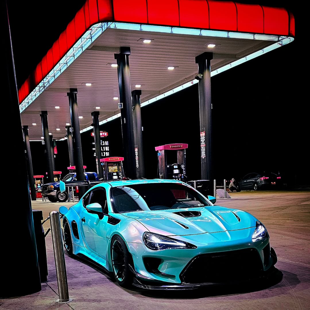 Toyota GT86 86 TRD GT SE Base ZN6 2017 2018 2019 2020 & Scion FR-S FRS ZN6 2013 2014 2015 2016 & BRZ TS Limited Premium ZN6 2013 2014 2015 2016 2017 2018 2019 2020 (compatible with ROBOT widebody kit) with Aftermarket Parts - Replacement Hood Scoop& Hood Bonnet Carbon Fiber / FRP from Robot Craftsman