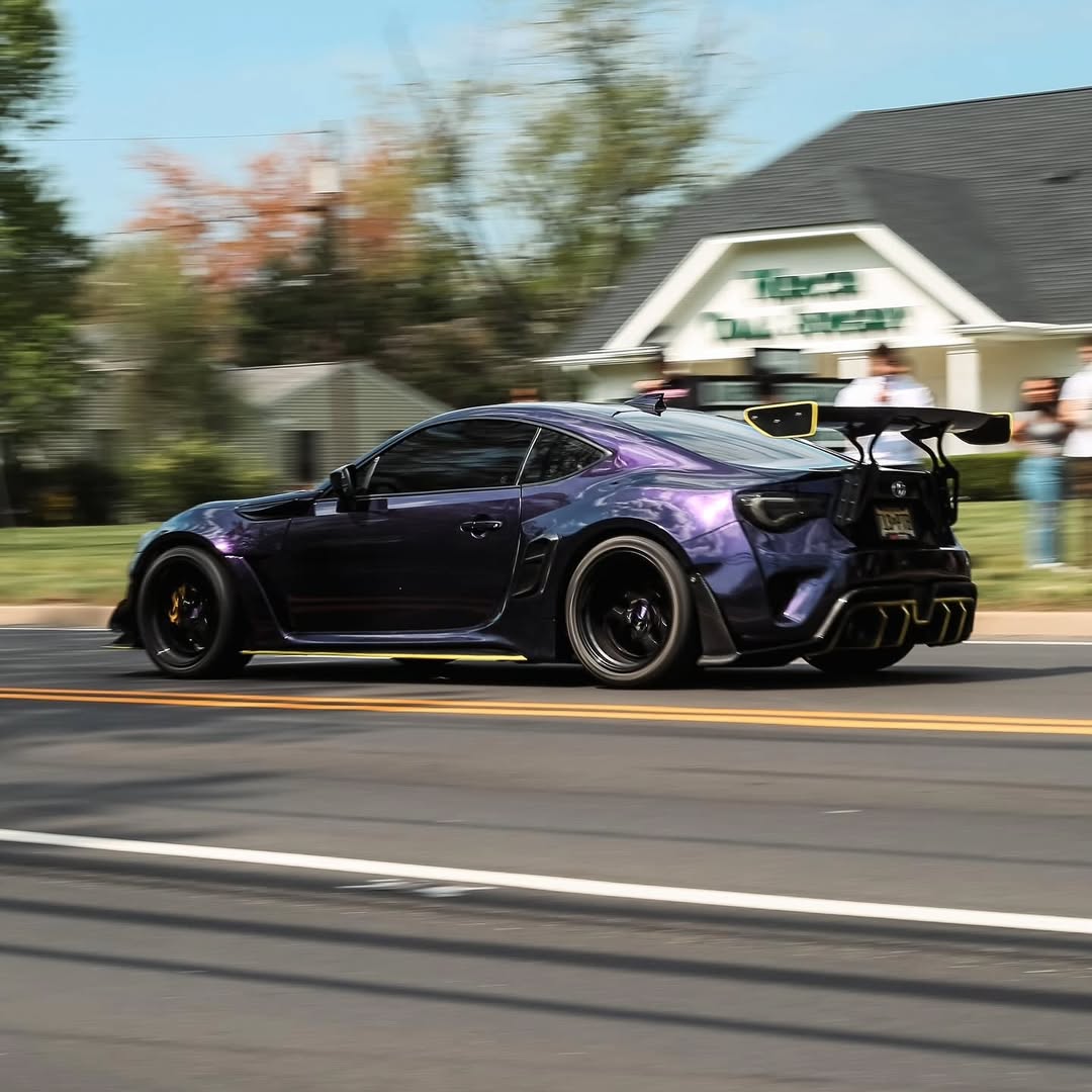 Toyota GT86 86 TRD GT SE Base ZN6 2017 2018 2019 2020 & Scion FR-S FRS ZN6 2013 2014 2015 2016 & BRZ TS Limited Premium ZN6 2013 2014 2015 2016 2017 2018 2019 2020 with Aftermarket Parts - Swan Neck Hammer GT Wing Carbon Fiber / FRP from Robot Craftsman