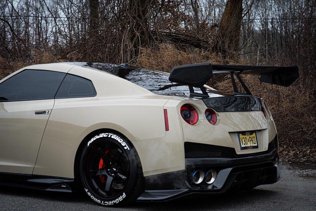 ROBOT CRAFTSMAN Carbon Fiber or FRP Swan Neck Hammer GT Wing For Nissan GTR R35 - Performance SpeedShop