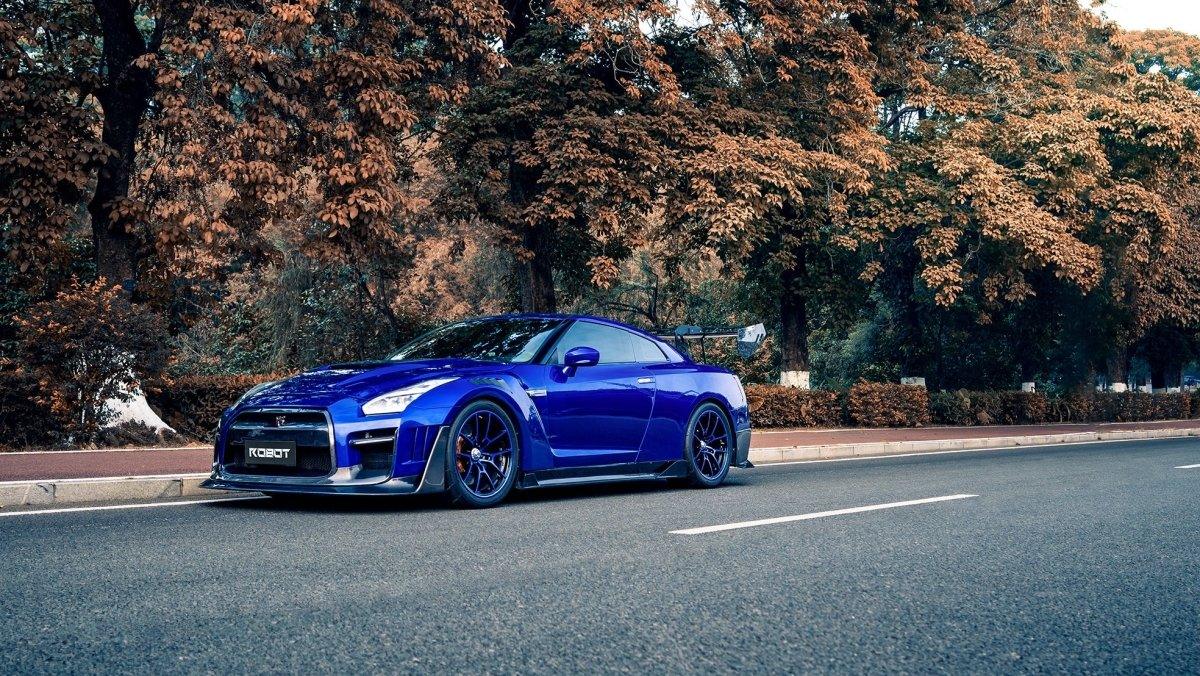 Nissan GTR Nismo T-Spec Black Edition Track Edition Premium Pure 2008 2009 2010 2011 2012 2013 2014 2015 2016 2017 2018 2019 2020 2021 2022 2023 2024 (slightly wider than stock, designed to be compatible with ROBOT CRAFTSMAN front bumper) with Aftermarket Parts - "Godzilla" Narrow Body Rear Front Fenders Carbon Fiber / FRP from Robot Craftsman