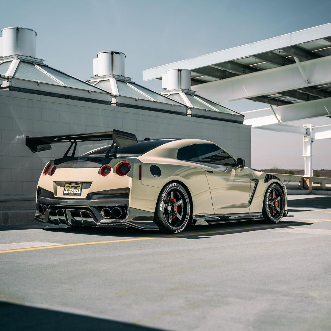 ROBOT CRAFTSMAN Carbon Fiber or FRP Swan Neck Hammer GT Wing For Nissan GTR R35